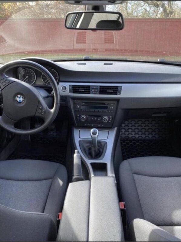 Grå Begagnad 2008 BMW 318 Advantage Sedan | 60 000 kr (Bra pris) - Bild 1/4