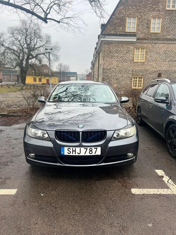 Begagnad BMW 320 163 HK (119 kW) 2007 Sedan