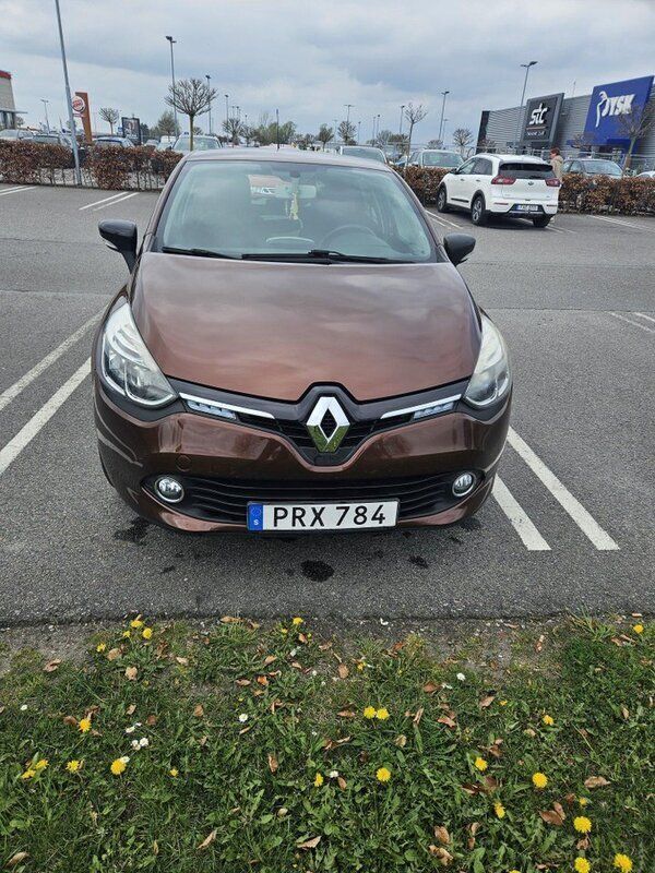 Brun Begagnad 2014 Renault Clio IV Halvkombi | 54 900 kr (Marknadspris) - Bild 1/4