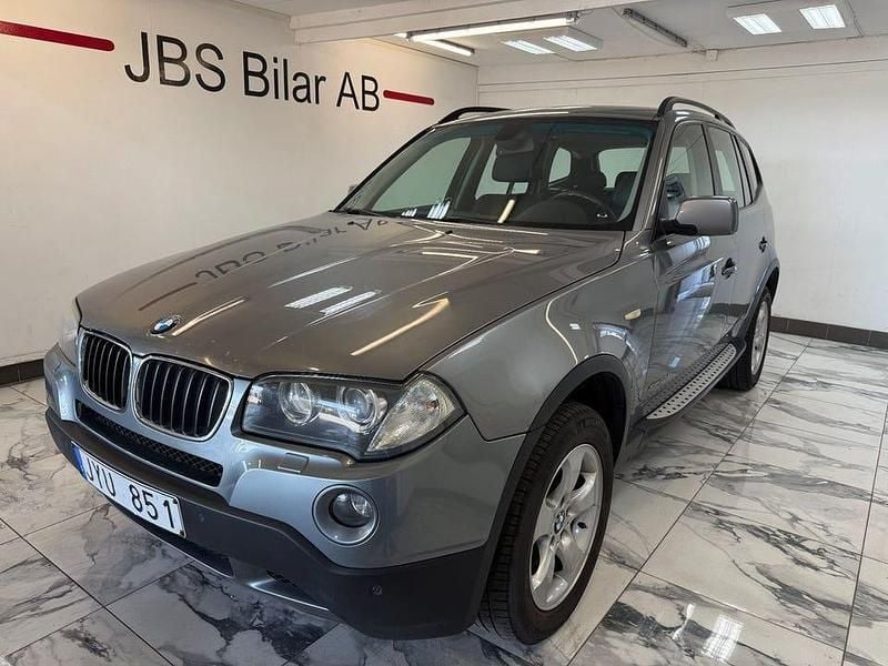Grå Begagnad 2009 BMW X3 Comfort Edition SUV | 89 900 kr (Marknadspris) - Bild 1/4