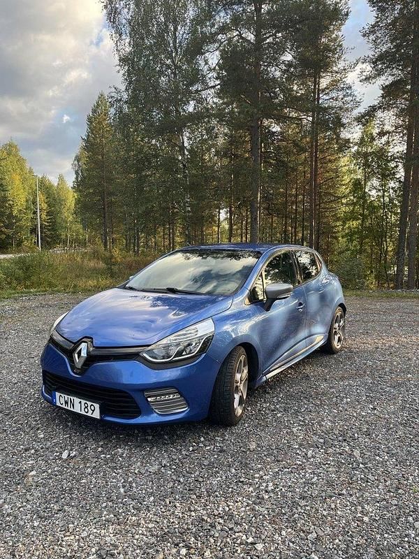Blå Begagnad 2014 Renault Clio IV GT Halvkombi | 117 500 kr (Marknadspris) - Bild 1/4