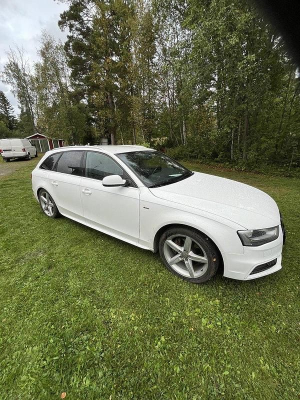 Vit Begagnad 2014 Audi A4 S-Line Kombi | 85 000 kr (Bra pris) - Bild 1/4