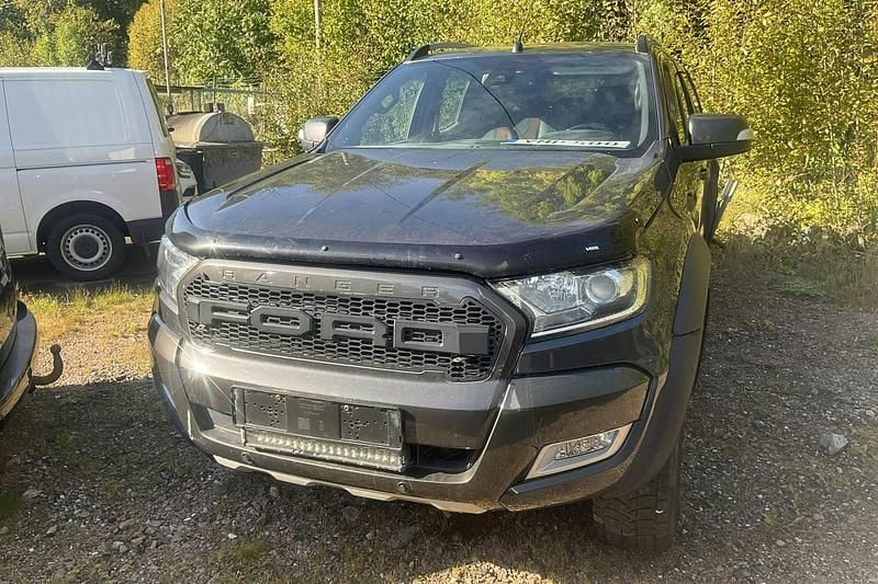Grå Begagnad 2017 Ford Ranger Wildtrack Pickup | 239 000 kr (Bra pris) - Bild 1/4