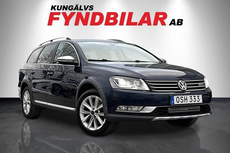 Mörkblå Begagnad 2014 VW Passat Alltrack Kombi | 144 900 kr (Marknadspris) - Bild 1/4