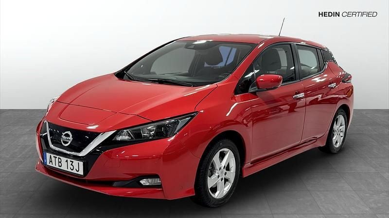 Röd Begagnad 2021 Nissan Leaf Acenta Halvkombi | 159 900 kr (Bra pris) - Bild 1/4
