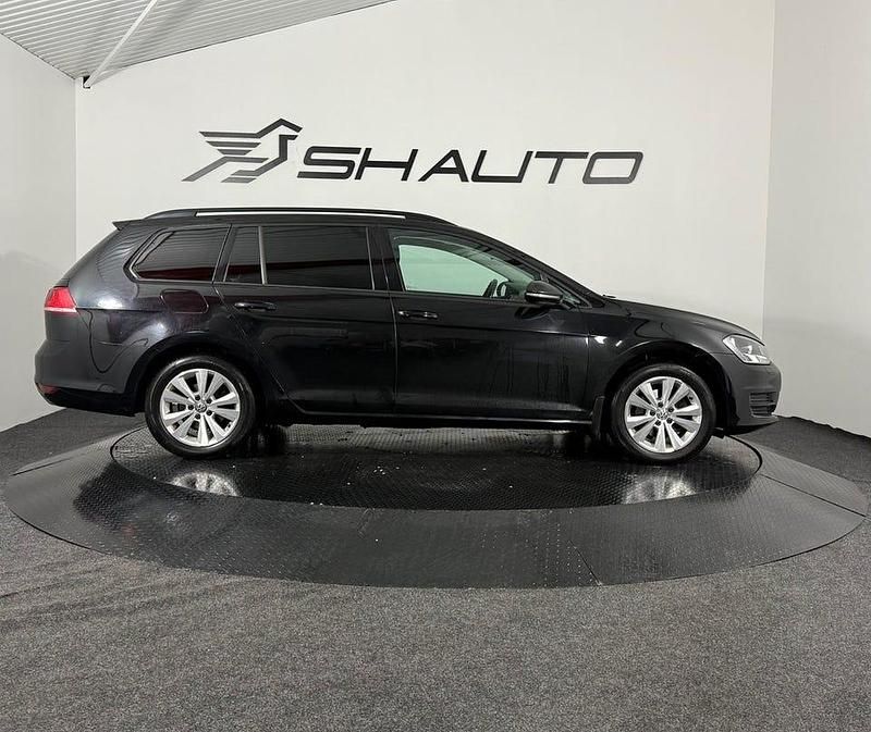 Begagnad VW Golf VII 110 HK (80 kW) 2016 Svart Kombi