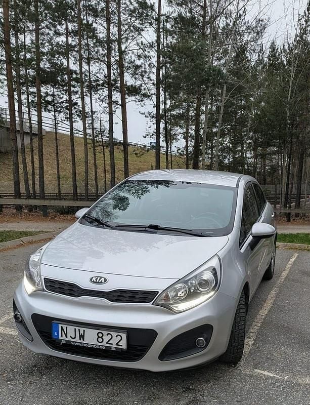 Begagnad 2014 Kia Rio Halvkombi | 64 500 kr (Bra pris) - Bild 1/4