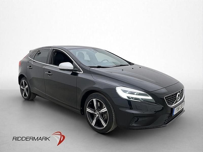 Begagnad Volvo V40 R-Design 152 HK (111 kW) 2018 Svart Halvkombi