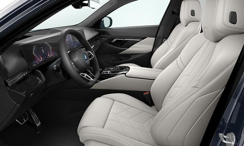 Ny BMW 530e Comfort Edition 190 HK (139 kW) 2026 Svart Kombi