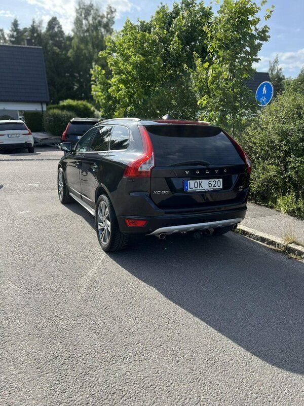 Svart Begagnad 2011 Volvo XC60 Summum SUV | 119 000 kr (Superpris) - Bild 1/4