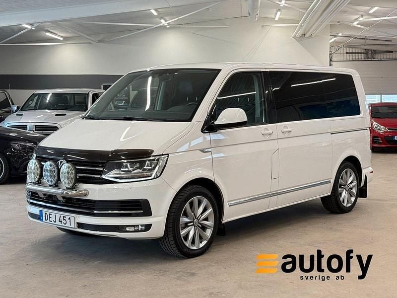 Vit Begagnad 2017 VW Multivan Highline Minibuss | 359 900 kr (Marknadspris) - Bild 1/4