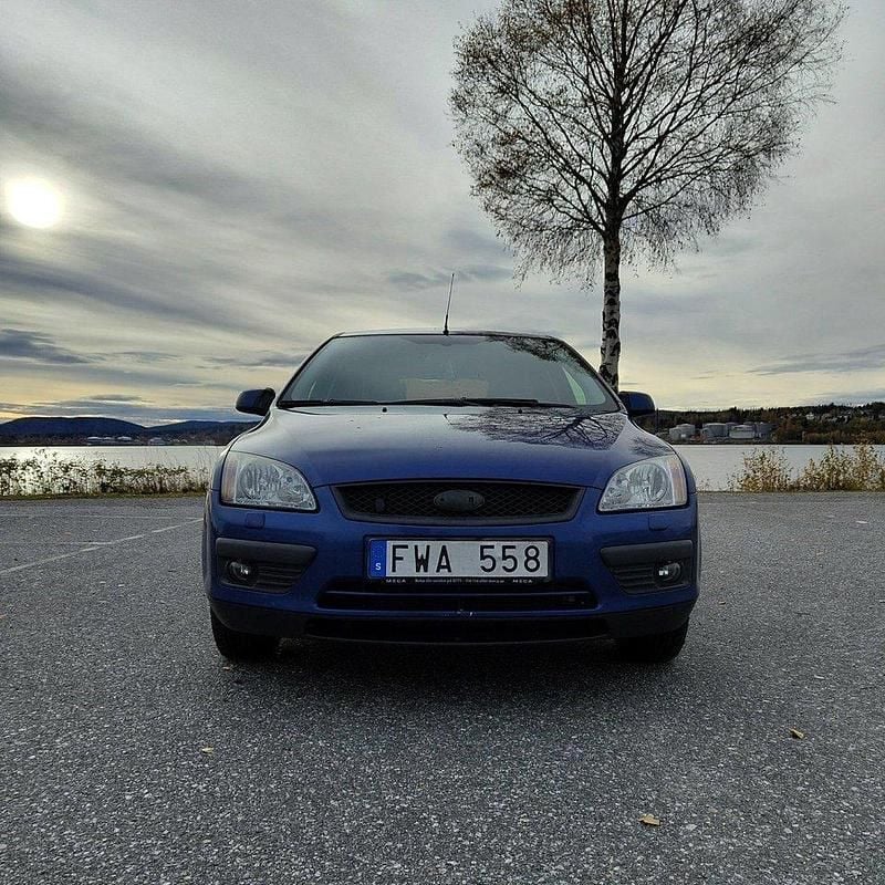Blå Begagnad 2007 Ford Focus Kombi | 10 000 kr (Bra pris) - Bild 1/4