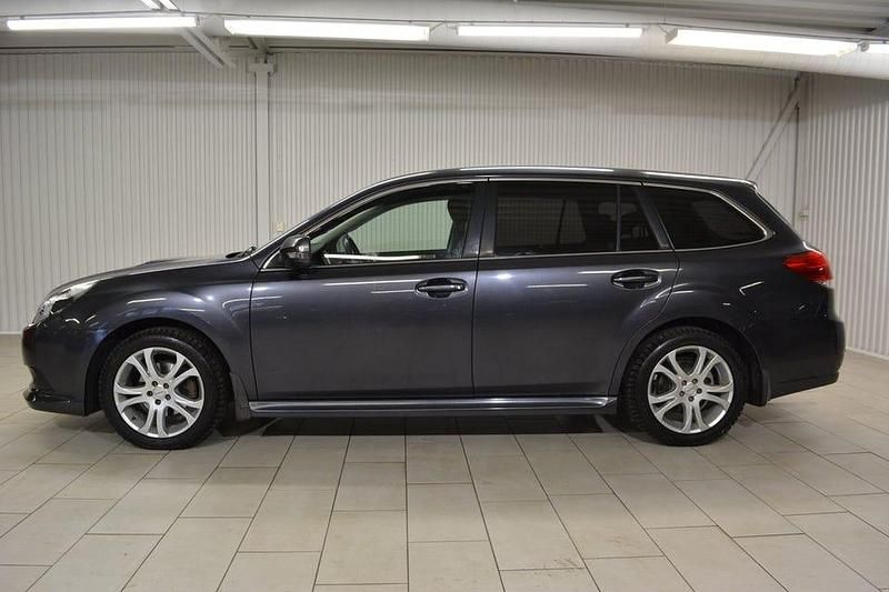 Begagnad Subaru Legacy 150 HK (110 kW) 2011 Grå Kombi