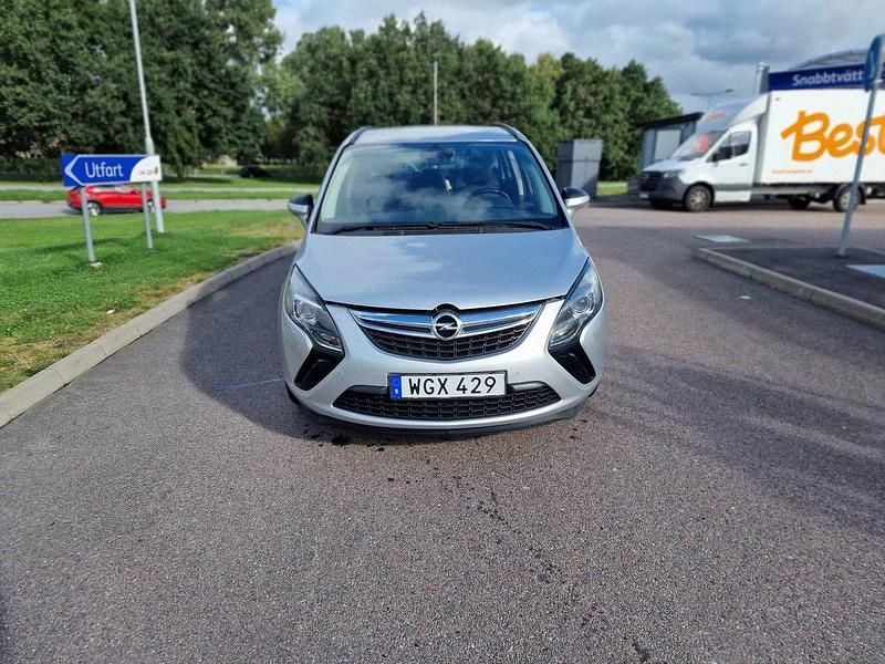 Grå Begagnad 2015 Opel Zafira Minibuss | 100 000 kr - Bild 1/4
