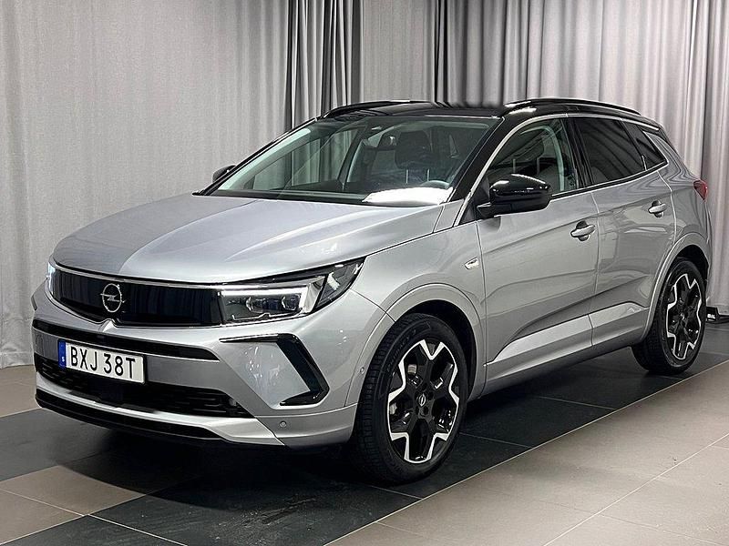 Grå Begagnad 2024 Opel Grandland X Ultimate SUV | 289 900 kr (Marknadspris) - Bild 1/3