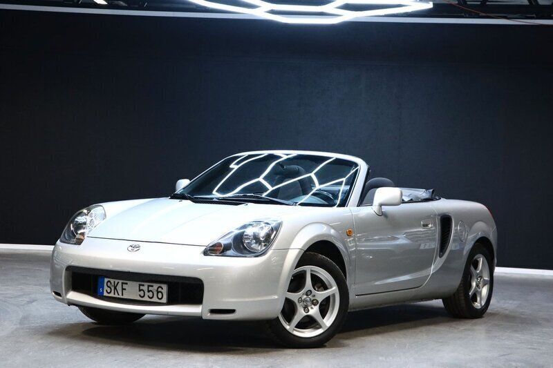 Silver Begagnad 2001 Toyota MR2 Cab | 119 900 kr - Bild 1/4