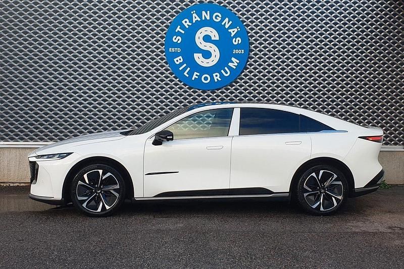Vit Ny 2025 Mazda 6e Takumi-Line Sedan | 476 500 kr - Bild 1/4