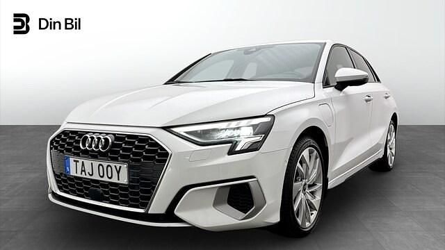 Vit Begagnad 2022 Audi A3 Sportback e-tron Advanced Plus Halvkombi | 299 000 kr (Lite dyr) - Bild 1/4
