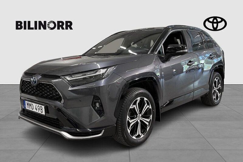 Grå Begagnad 2023 Toyota RAV4 Hybrid Premium SUV | 459 400 kr (Marknadspris) - Bild 1/4