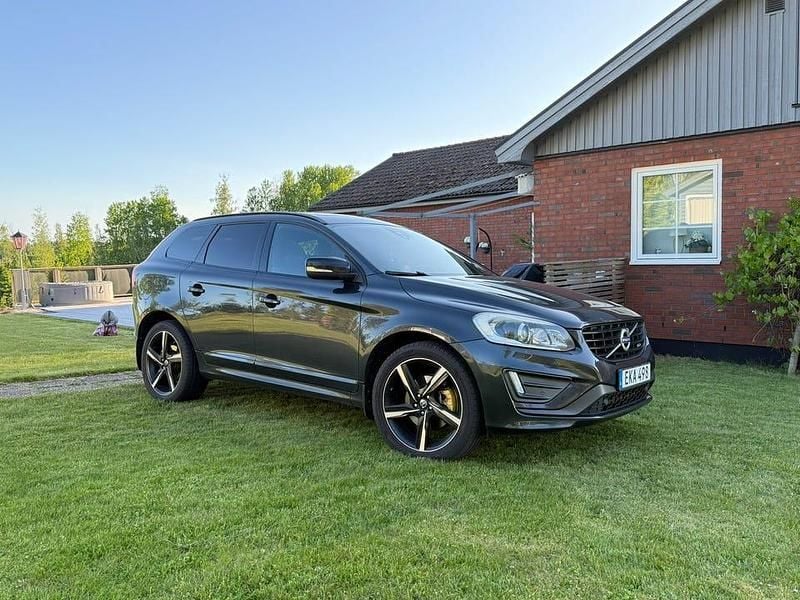 Begagnad Volvo XC60 R-Design 230 HK (169 kW) 2015 SUV