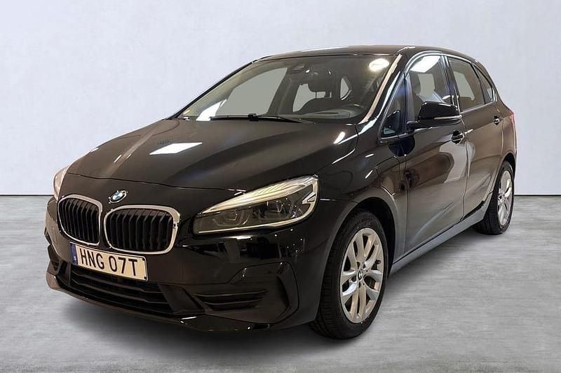 Svart Begagnad 2020 BMW 225 Kombi | 209 900 kr - Bild 1/4
