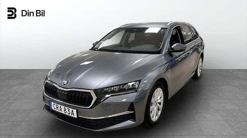 Graphite grey metallic Begagnad 2025 Skoda Octavia Selection Kombi | 299 900 kr (Bra pris) - Bild 1/4