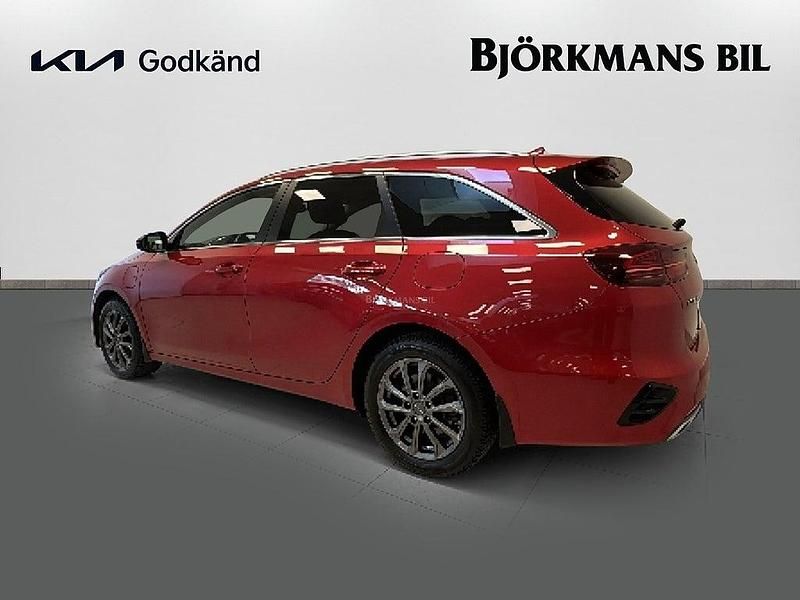 Begagnad Kia Ceed Advance 105 HK (77 kW) 2021 /aa9/ infra red m Halvkombi