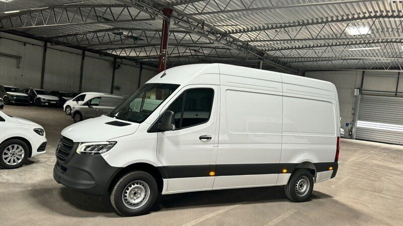 Vit Ny 2024 Mercedes Sprinter Van | 746 688 kr - Bild 1/4