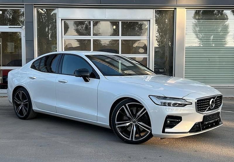 Vit Begagnad 2020 Volvo S60 R-Design Sedan | 339 000 kr (Lite dyr) - Bild 1/1