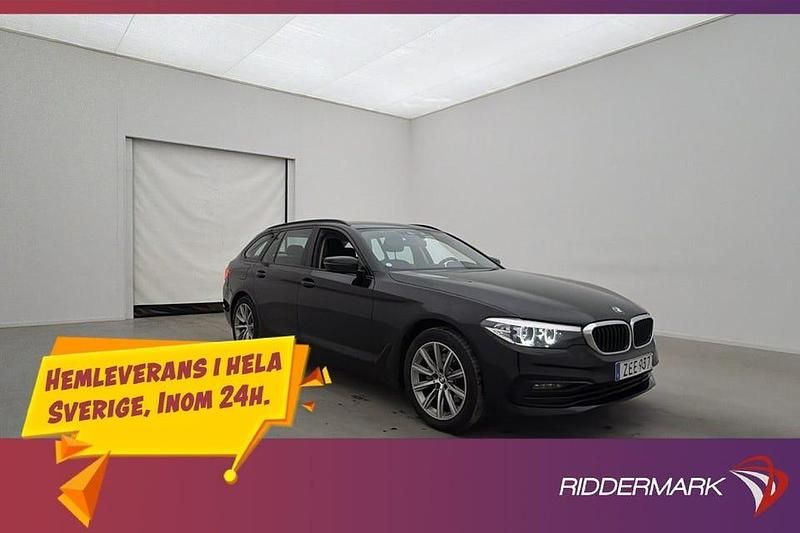 Svart Begagnad 2018 BMW 520 Sport Line Kombi | 228 900 kr (Marknadspris) - Bild 1/3