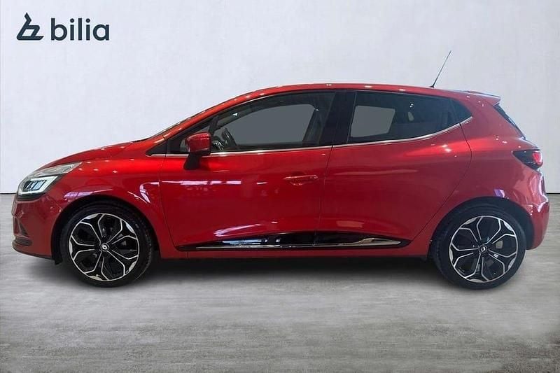Begagnad Renault Clio IV Intens 91 HK (66 kW) 2017 Röd Halvkombi