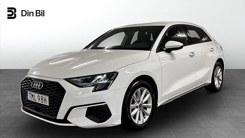 Vit Begagnad 2022 Audi A3 Sportback Proline Halvkombi | 259 900 kr (Marknadspris) - Bild 1/4