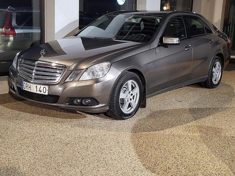 Begagnad Mercedes E220 170 HK (125 kW) 2009 Silver Sedan