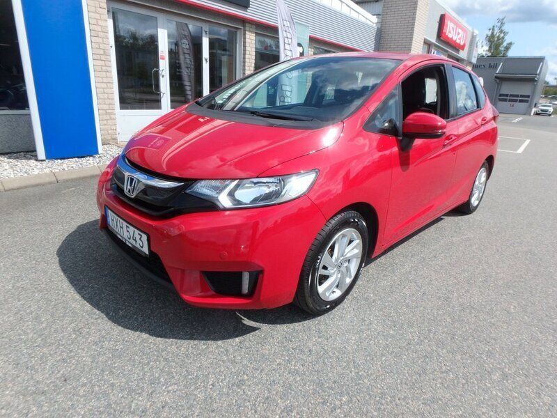 Röd Begagnad 2015 Honda Jazz Comfort Halvkombi | 69 000 kr - Bild 1/4
