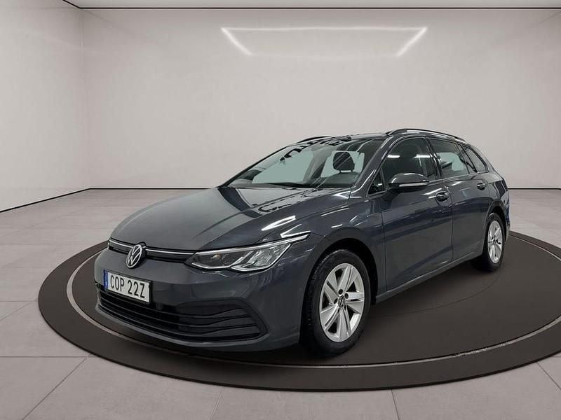 Begagnad VW Golf VIII 131 HK (96 kW) 2021 Grå Kombi