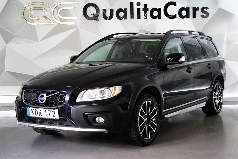 Mörkblå (blå) Begagnad 2016 Volvo XC70 Standard SUV | 249 900 kr (Dyr) - Bild 1/4