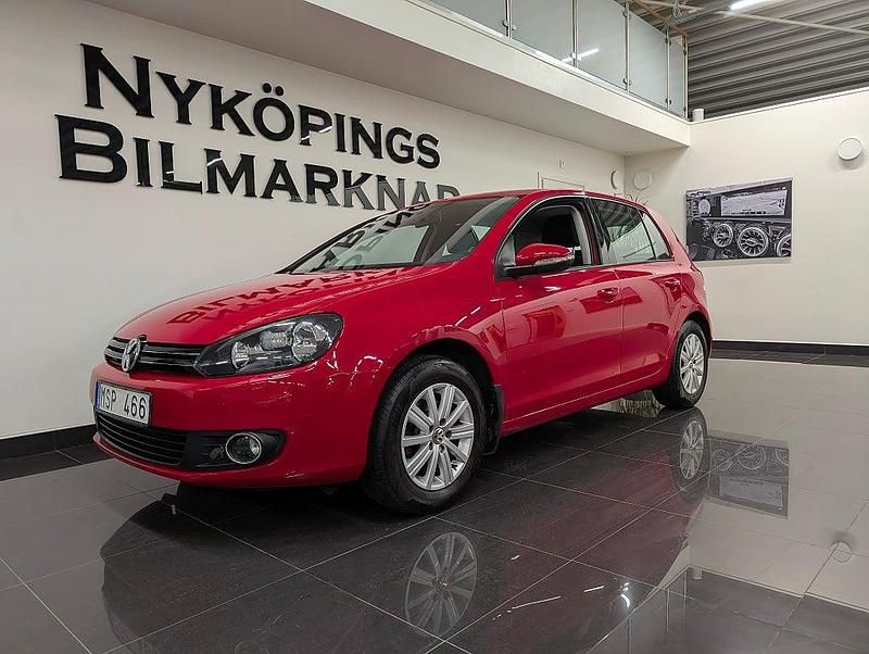 Begagnad VW Golf VII 102 HK (75 kW) 2012 Röd Halvkombi