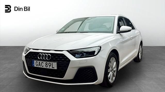 Vit Begagnad 2022 Audi A1 Sportback Proline Halvkombi | 194 000 kr (Marknadspris) - Bild 1/4