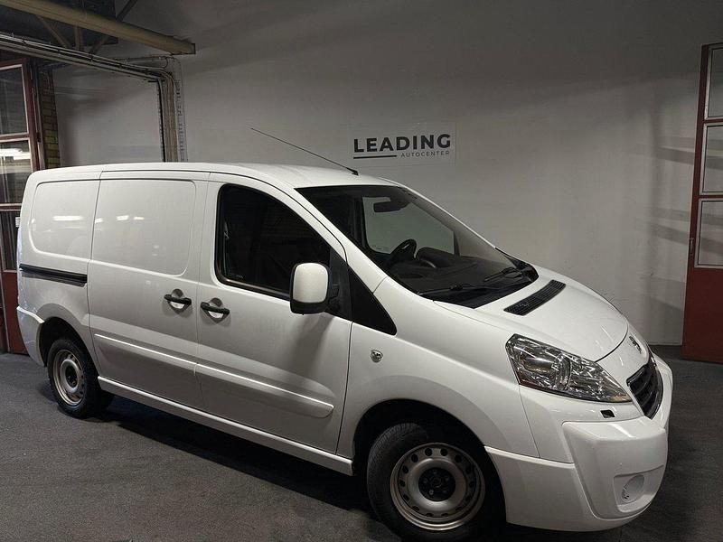 Vit Begagnad 2015 Peugeot Expert Van | 69 900 kr (Lite dyr) - Bild 1/4