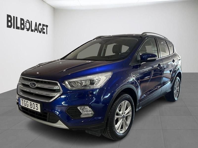 Blå Begagnad 2018 Ford Kuga Titanium SUV | 169 900 kr (Marknadspris) - Bild 1/4