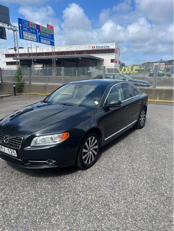 Grå Begagnad 2013 Volvo S80 Summum Sedan | 90 000 kr (Superpris) - Bild 1/4