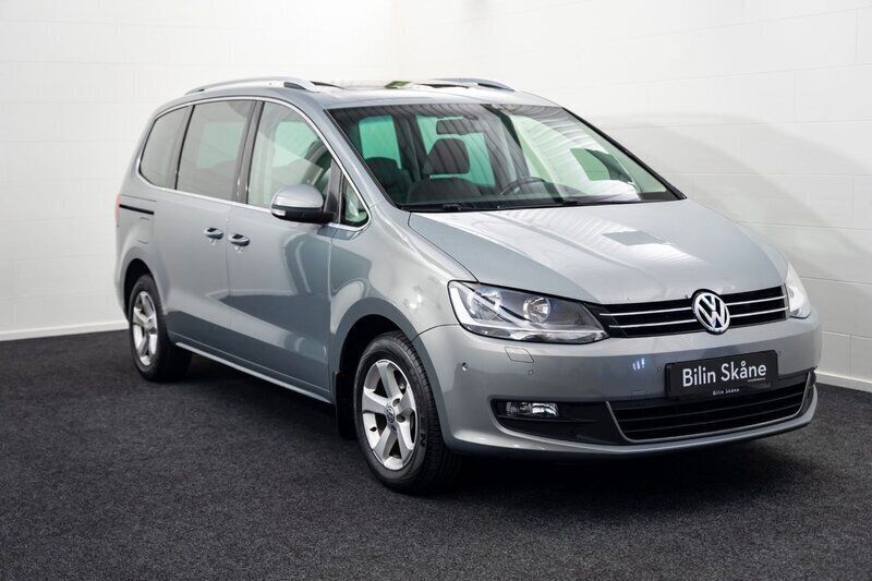 Grå Begagnad 2011 VW Sharan Minibuss | 117 900 kr (Marknadspris) - Bild 1/4