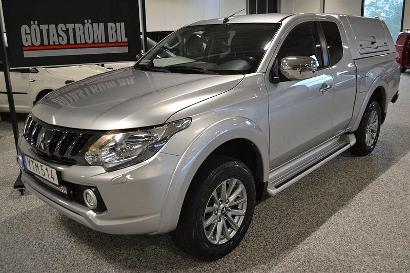 Silver (silvermetallic metallic) Begagnad 2019 Mitsubishi L200 Pickup | 310 000 kr (Marknadspris) - Bild 1/4