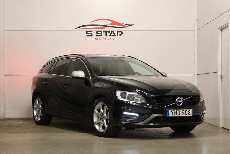 Svart Begagnad 2016 Volvo V60 R-Design Kombi | 139 900 kr (Marknadspris) - Bild 1/4