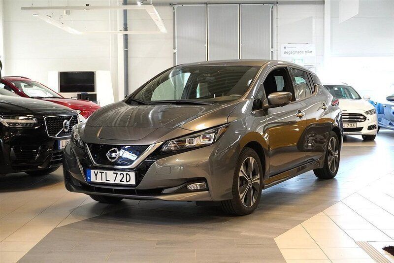 Grå Begagnad 2022 Nissan Leaf N-Connecta Halvkombi | 179 900 kr (Bra pris) - Bild 1/4
