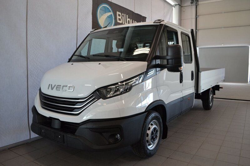 Vit Ny 2025 Iveco Daily Van | 656 250 kr (Marknadspris) - Bild 1/4