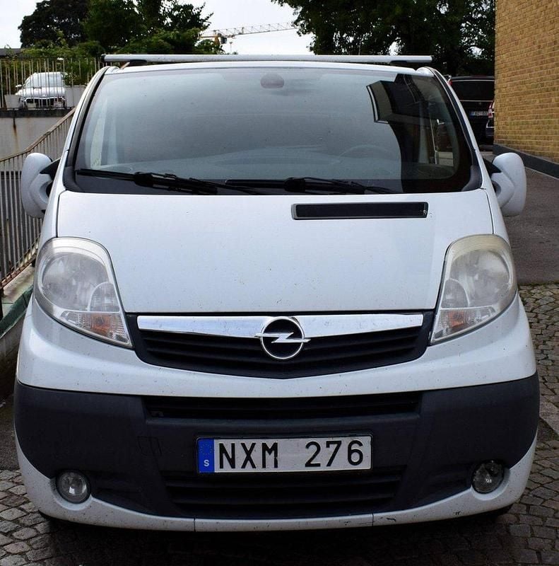 Vit Begagnad 2013 Opel Vivaro Van | 84 800 kr (Marknadspris) - Bild 1/4