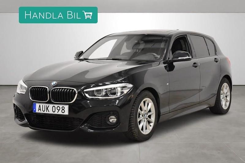 Svart Begagnad 2017 BMW 118 M Sport Halvkombi | 199 700 kr (Marknadspris) - Bild 1/4