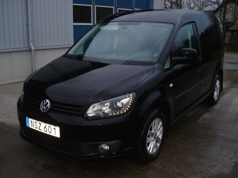Svart Begagnad 2015 VW Caddy Minibuss | 115 000 kr (Lite dyr) - Bild 1/4