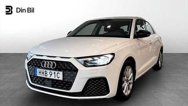 Vit Begagnad 2022 Audi A1 Sportback Proline Halvkombi | 214 000 kr (Marknadspris) - Bild 1/4